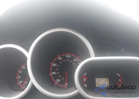 2011 Toyota Corolla Matrix z USA, uszkodzony, nr VIN 2T1KU4EE1BC540071